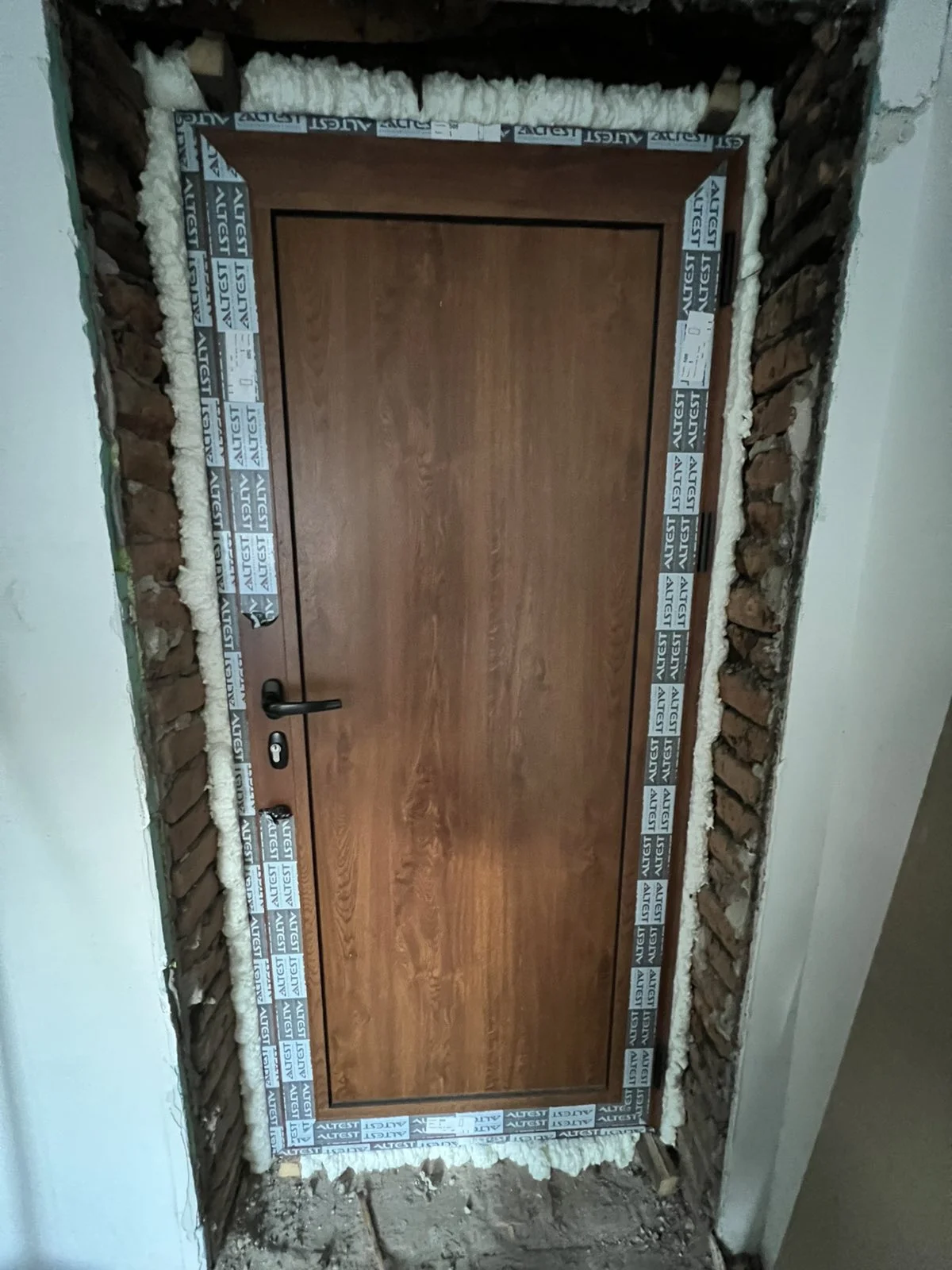 Монтаж на алуминиеви и PVC системи в село Градежница